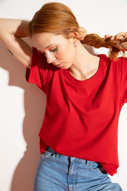 Kadın Geniş Yaka Kırmızı T-Shirt