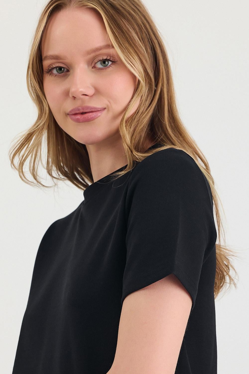 Kadın Kısa Kollu Basic Siyah T-Shirt