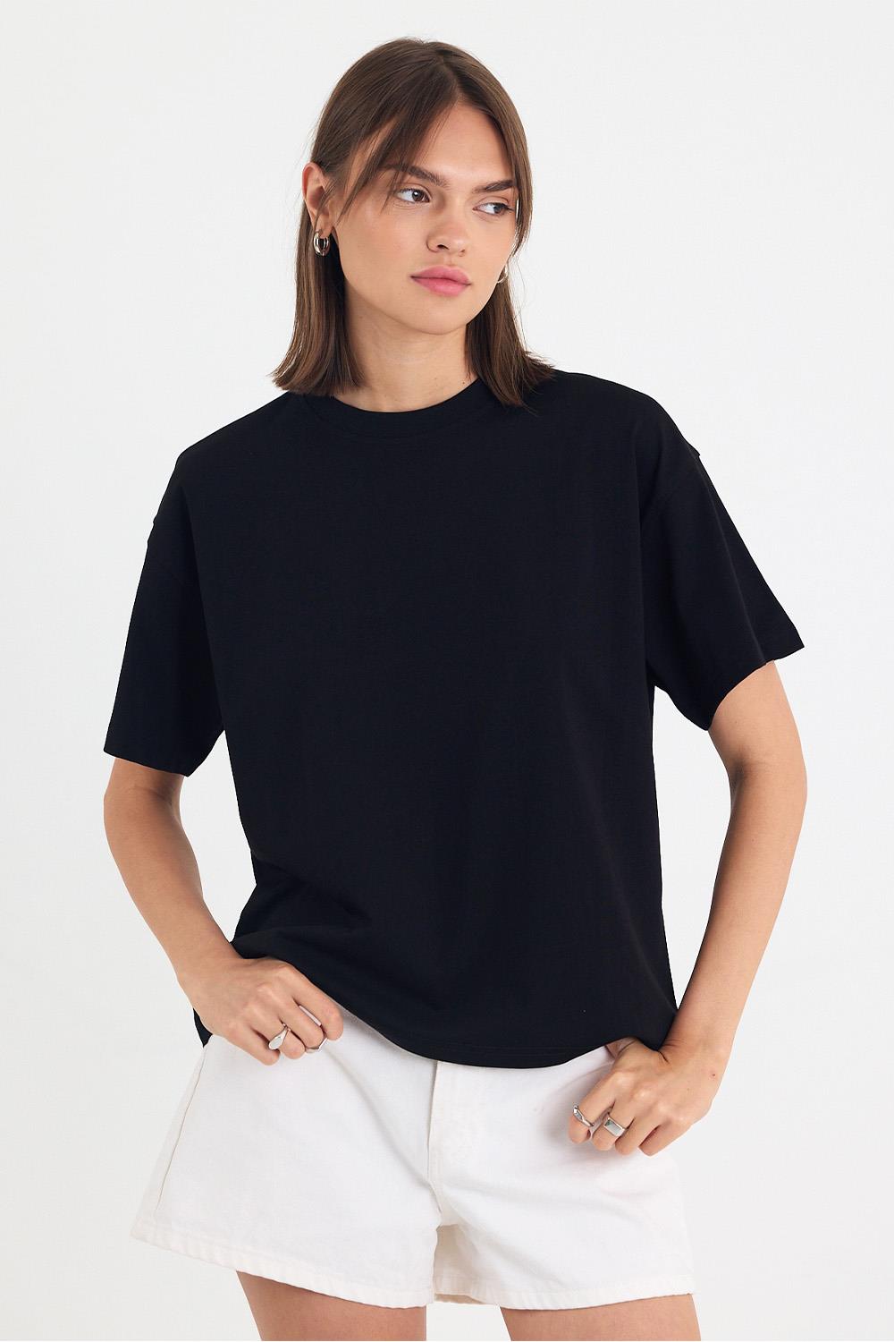 Kadın Timeless Oversize Siyah T-Shirt